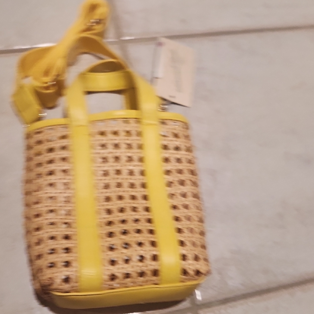 Universal Thread Yellow and Tan Woven Tote - Picture 11 of 16